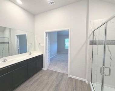 13140 Zion Drive - Photo Thumbnail 16