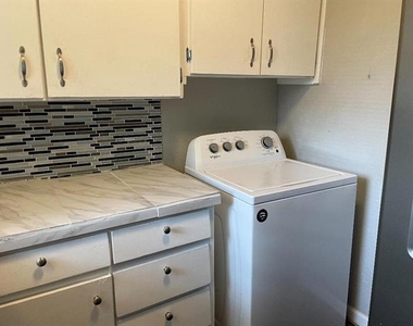 4425 Jane Anne Street - Photo Thumbnail 6