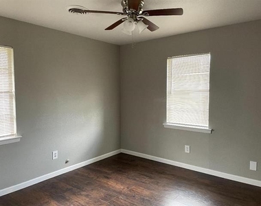 4425 Jane Anne Street - Photo Thumbnail 7