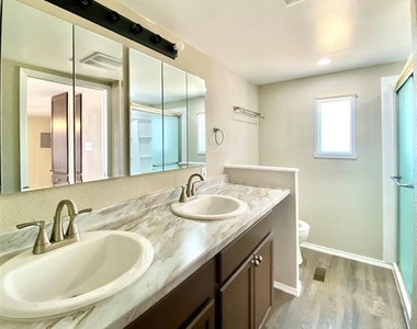 5850 Hartford Street - Photo Thumbnail 9