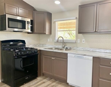 5850 Hartford Street - Photo Thumbnail 7