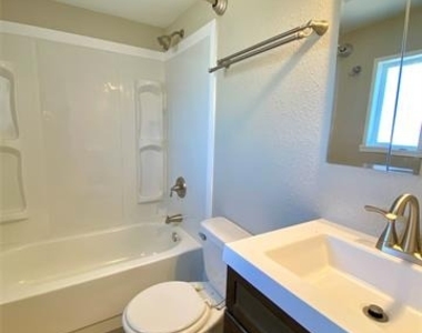 5850 Hartford Street - Photo Thumbnail 10