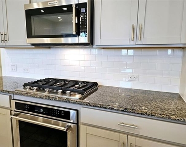 17777 Sage Lane - Photo Thumbnail 8