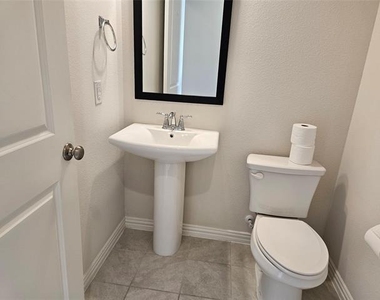 17777 Sage Lane - Photo Thumbnail 11