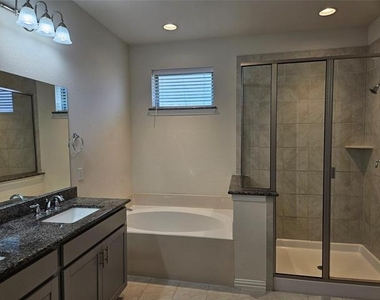 17777 Sage Lane - Photo Thumbnail 15
