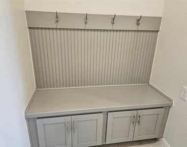17777 Sage Lane - Photo Thumbnail 4