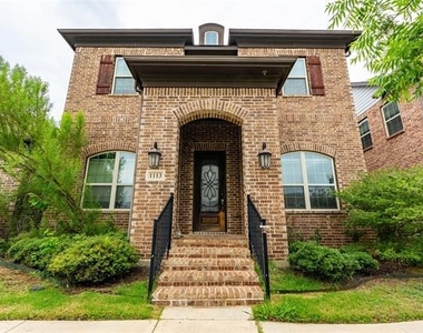 1113 Peacock Boulevard - Photo Thumbnail 2