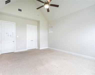 1113 Peacock Boulevard - Photo Thumbnail 17
