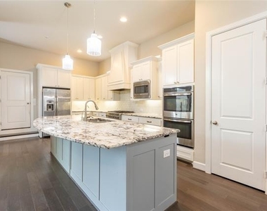 1113 Peacock Boulevard - Photo Thumbnail 10