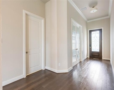 1113 Peacock Boulevard - Photo Thumbnail 6