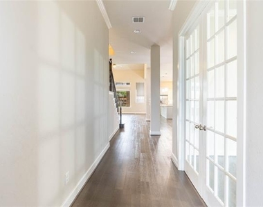 1113 Peacock Boulevard - Photo Thumbnail 3