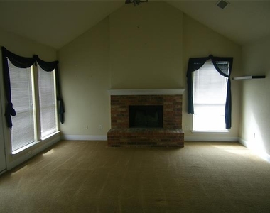 461 San Remo - Photo Thumbnail 4