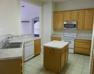 461 San Remo - Photo Thumbnail 8