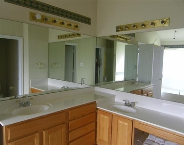 461 San Remo - Photo Thumbnail 9