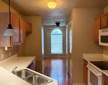 2820 Bent Brook Drive - Photo Thumbnail 2