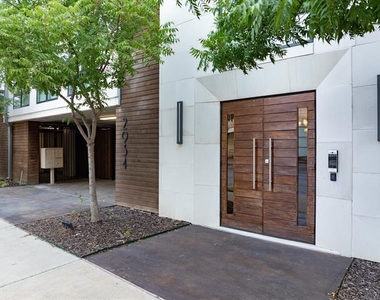 2934 N Hall Street - Photo Thumbnail 1