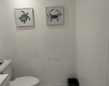 399 Brittany Drive - Photo Thumbnail 3