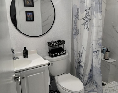 399 Brittany Drive - Photo Thumbnail 15