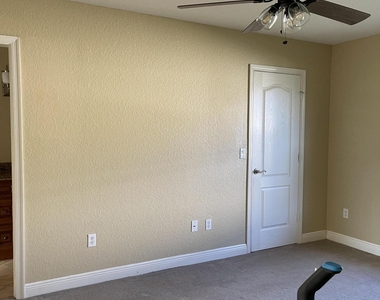 1273 Sw Granville Avenue - Photo Thumbnail 8