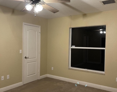 1273 Sw Granville Avenue - Photo Thumbnail 5