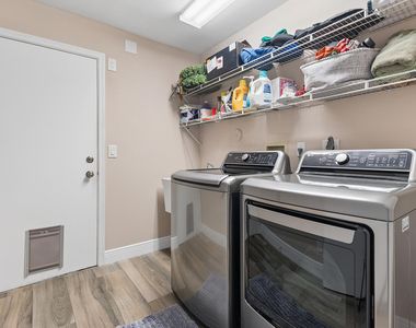 8658 Vista Greens Court - Photo Thumbnail 13