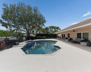 8658 Vista Greens Court - Photo Thumbnail 14