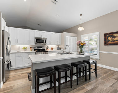 8658 Vista Greens Court - Photo Thumbnail 2