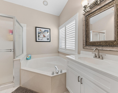 8658 Vista Greens Court - Photo Thumbnail 7