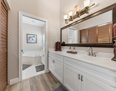 8658 Vista Greens Court - Photo Thumbnail 8