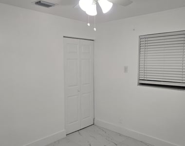 2849 Ne 13th Avenue - Photo Thumbnail 4