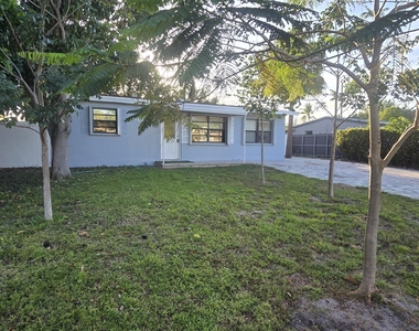 2849 Ne 13th Avenue - Photo Thumbnail 1