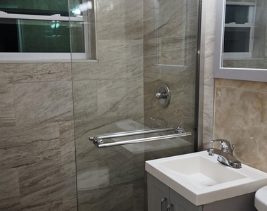 2849 Ne 13th Avenue - Photo Thumbnail 3