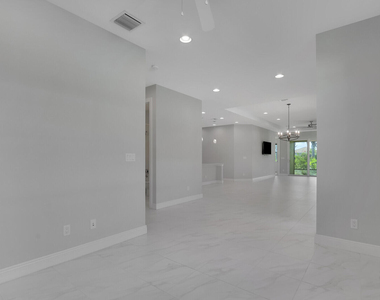 21026 Sw Modena Way - Photo Thumbnail 18
