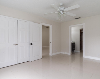 3129 Millwood Terrace - Photo Thumbnail 13