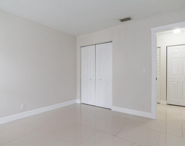 3129 Millwood Terrace - Photo Thumbnail 20