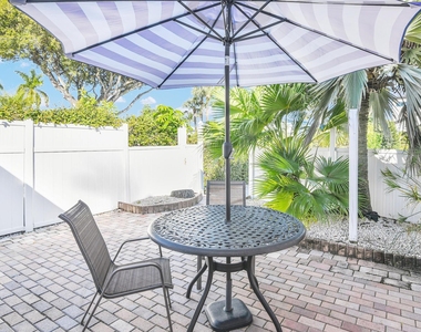 3218 Palm Drive - Photo Thumbnail 24