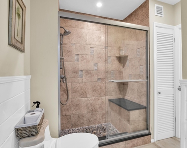 3218 Palm Drive - Photo Thumbnail 10