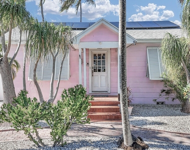 3218 Palm Drive - Photo Thumbnail 31