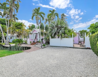 3218 Palm Drive - Photo Thumbnail 36