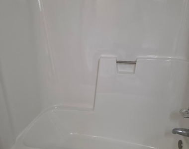 5186 Ne 6th Avenue - Photo Thumbnail 2