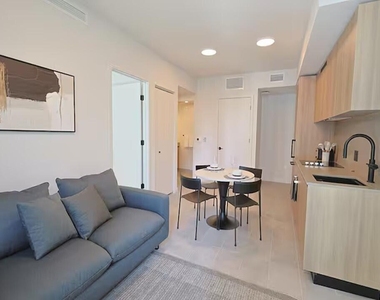 121 Ne 5th Street - Photo Thumbnail 2