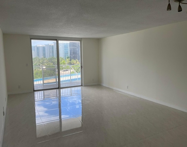 1801 S Ocean Drive - Photo Thumbnail 6