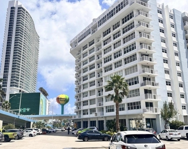 1801 S Ocean Drive - Photo Thumbnail 9