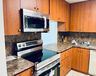1801 S Ocean Drive - Photo Thumbnail 4
