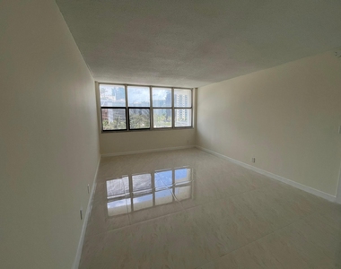 1801 S Ocean Drive - Photo Thumbnail 7
