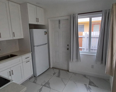 602 Se 2nd Avenue - Photo Thumbnail 4