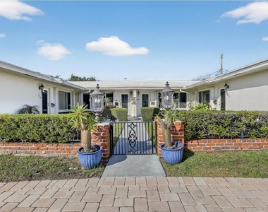 2849 Ne 30th Street - Photo Thumbnail 1