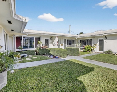 2849 Ne 30th Street - Photo Thumbnail 2
