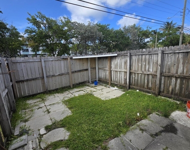 2849 Ne 30th Street - Photo Thumbnail 6
