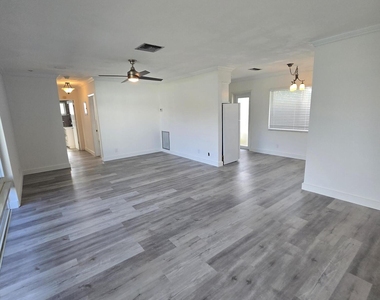 2849 Ne 30th Street - Photo Thumbnail 8